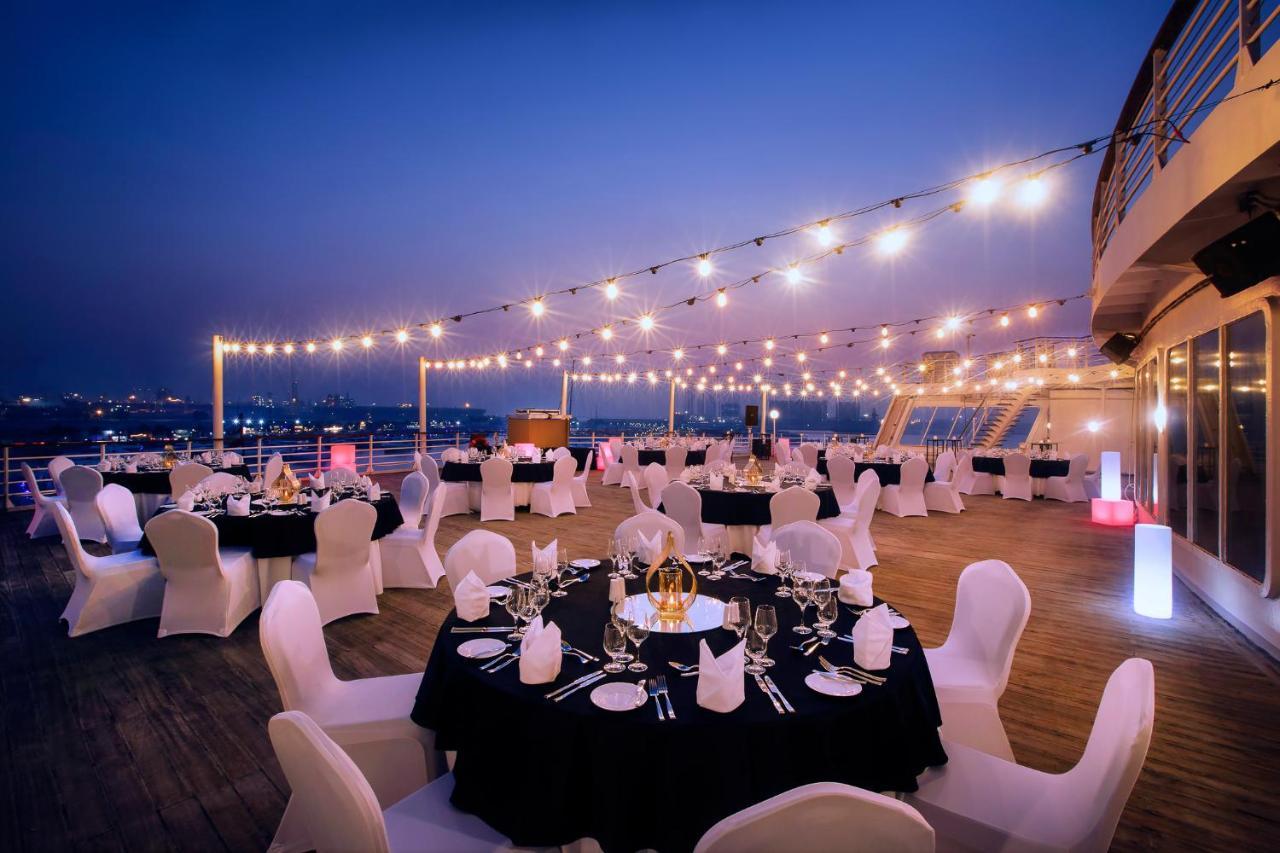 Queen Elizabeth 2 Hotel Dubai Exterior photo