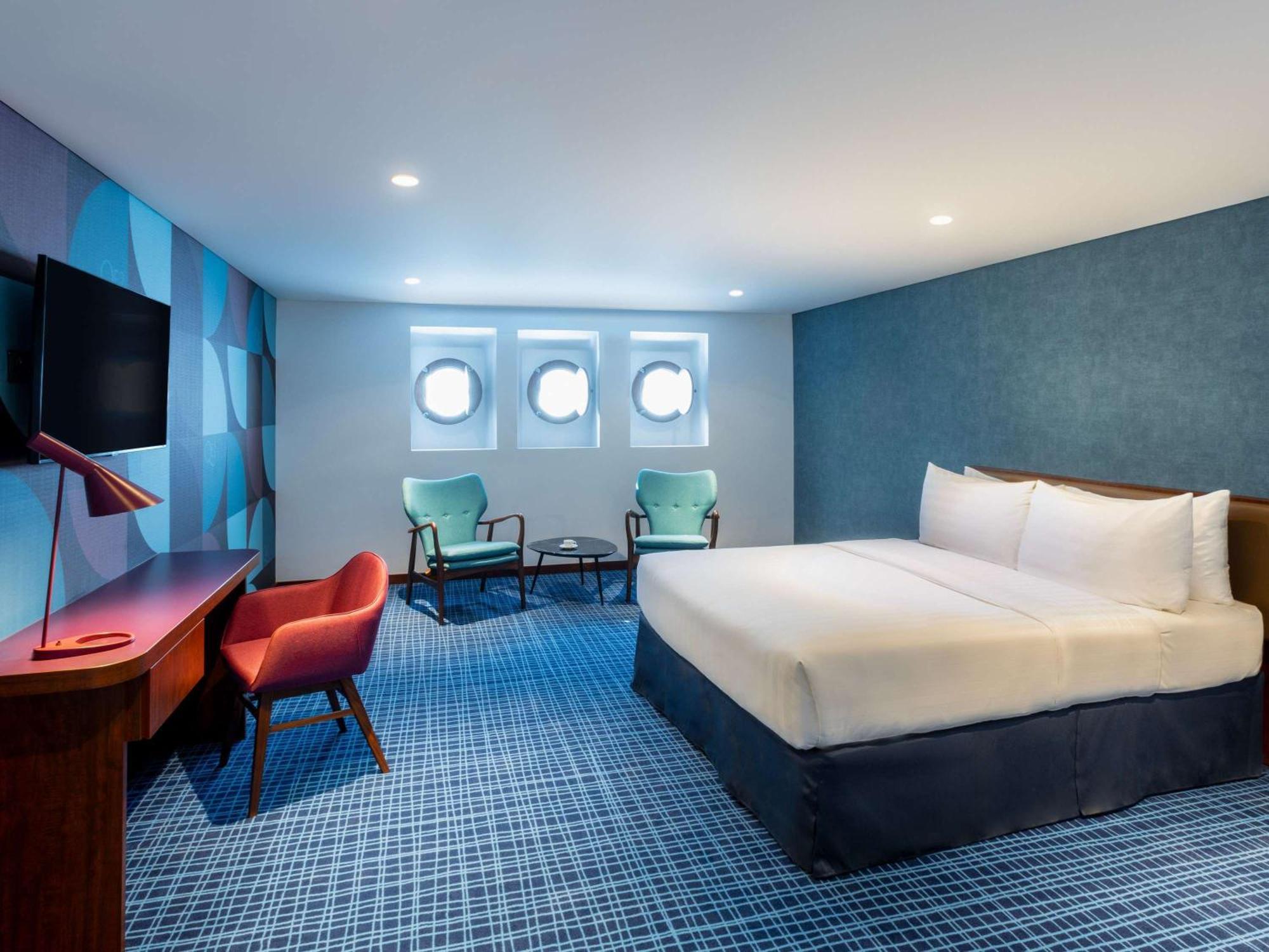 Queen Elizabeth 2 Hotel Dubai Exterior photo