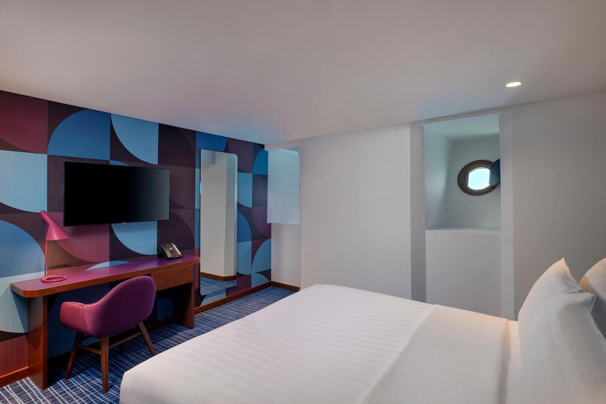 Queen Elizabeth 2 Hotel Dubai Exterior photo