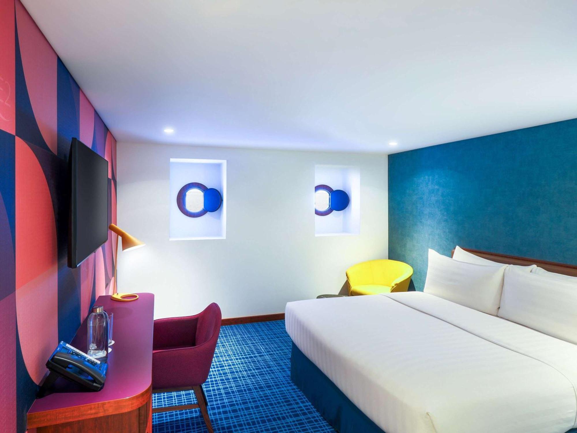 Queen Elizabeth 2 Hotel Dubai Exterior photo