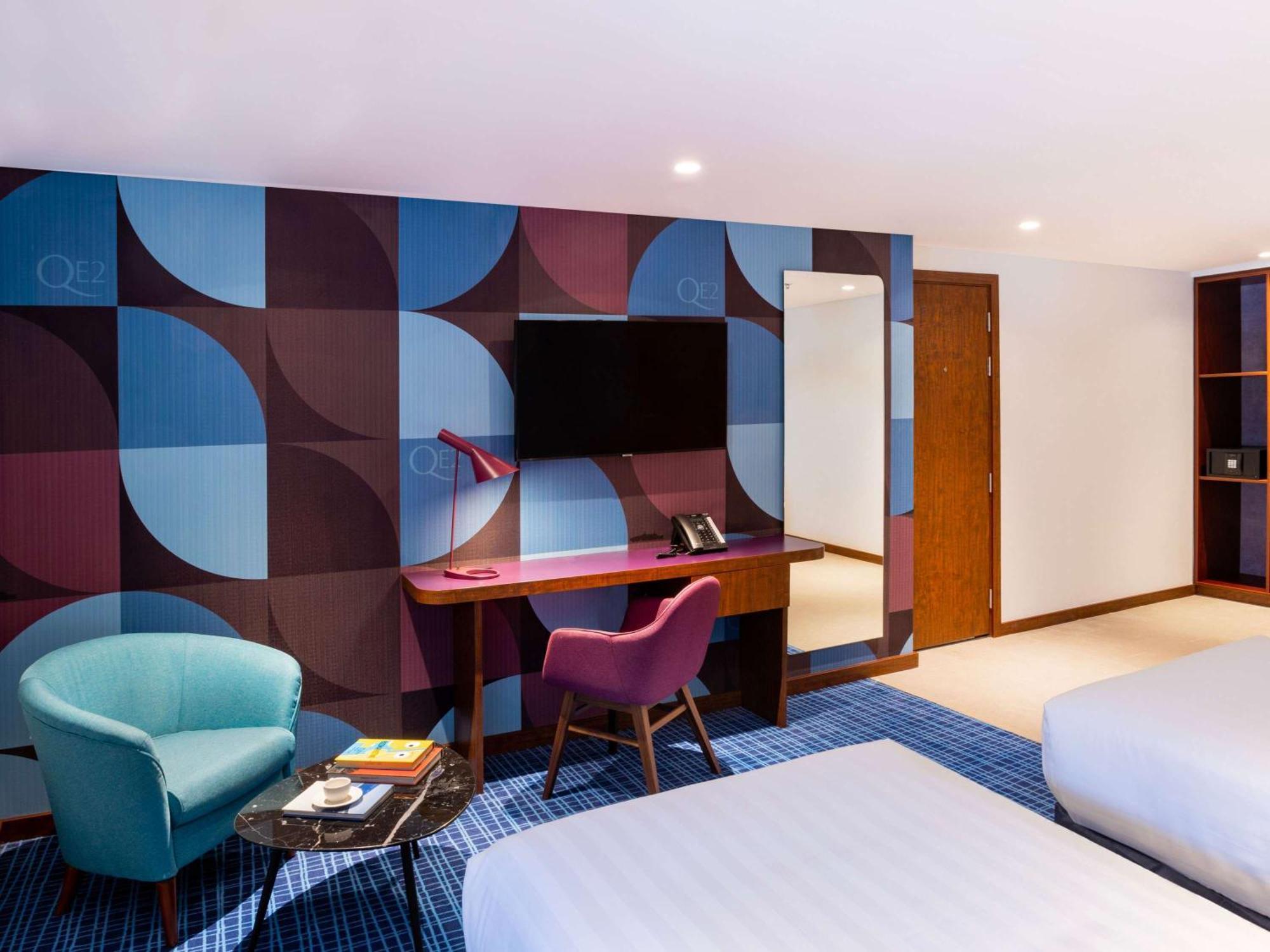 Queen Elizabeth 2 Hotel Dubai Exterior photo