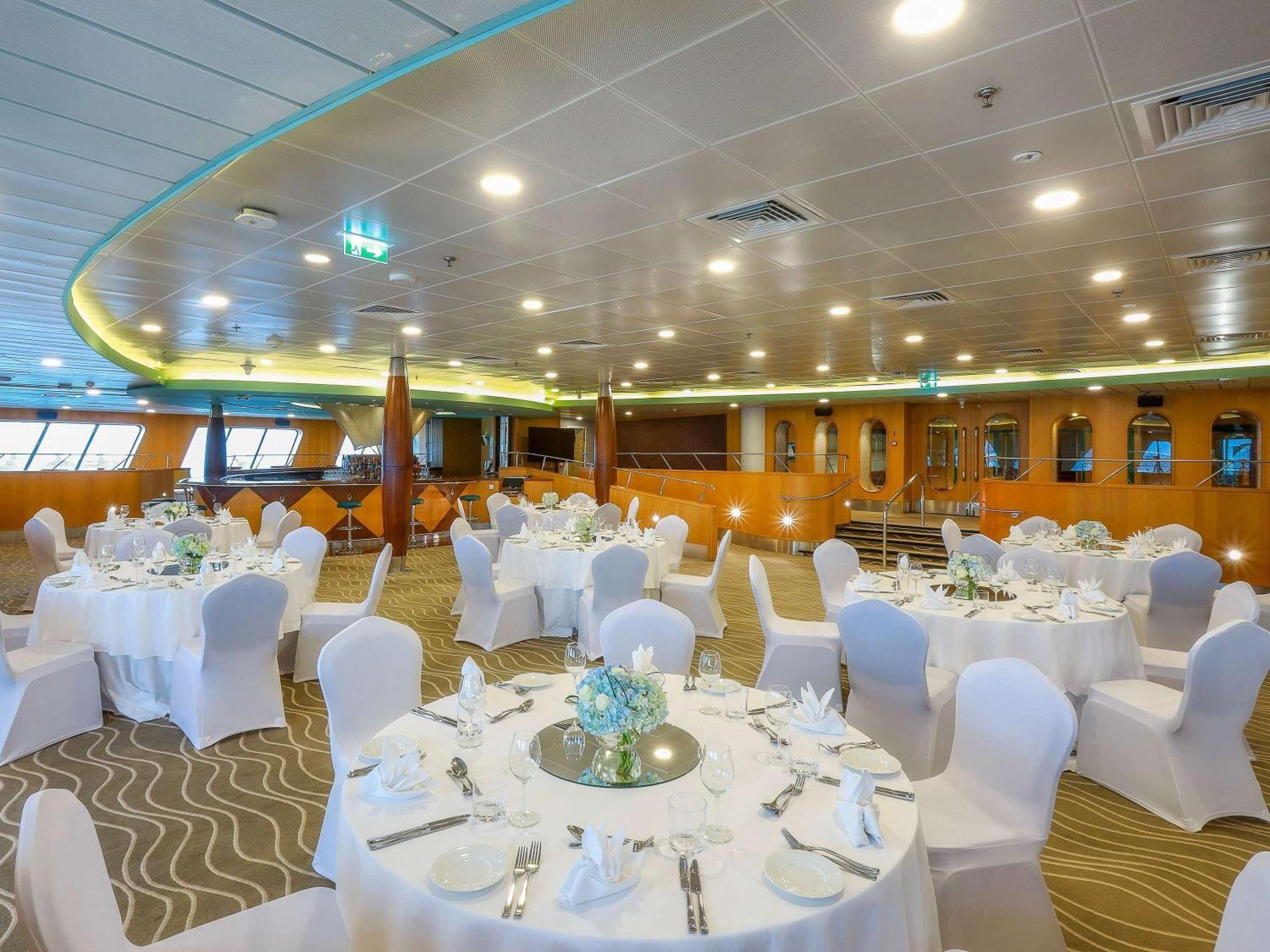 Queen Elizabeth 2 Hotel Dubai Exterior photo