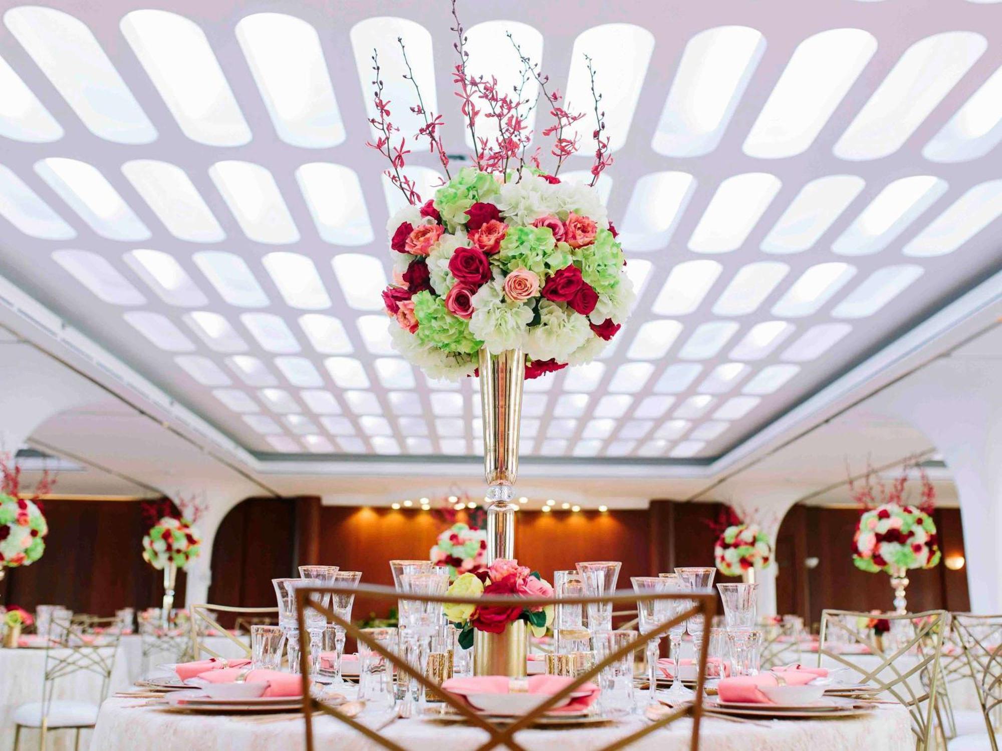 Queen Elizabeth 2 Hotel Dubai Exterior photo